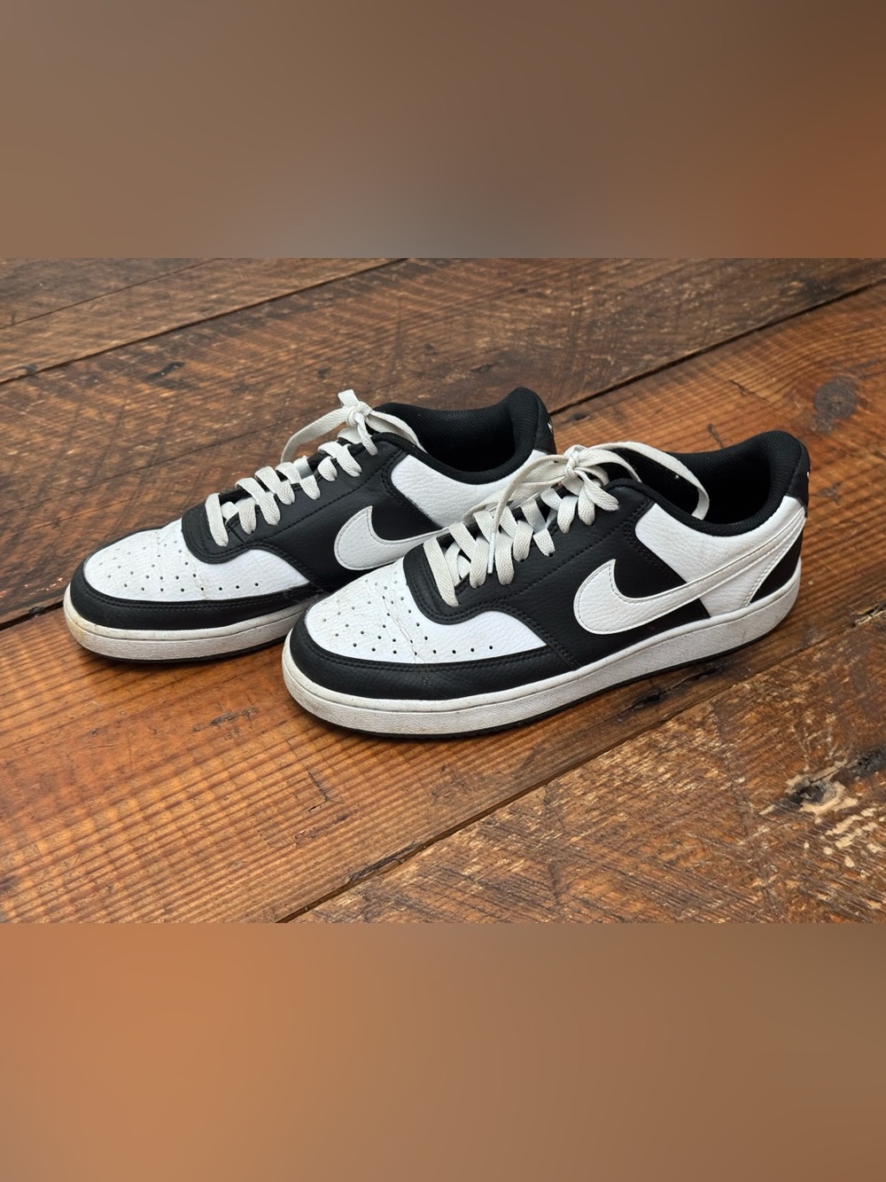 Nike Athletic Shoes Sz 9.5